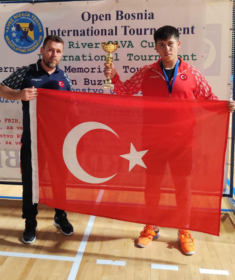 Genç halterci Habib Can Taşçı Bosna’dan altın madalyayla döndü